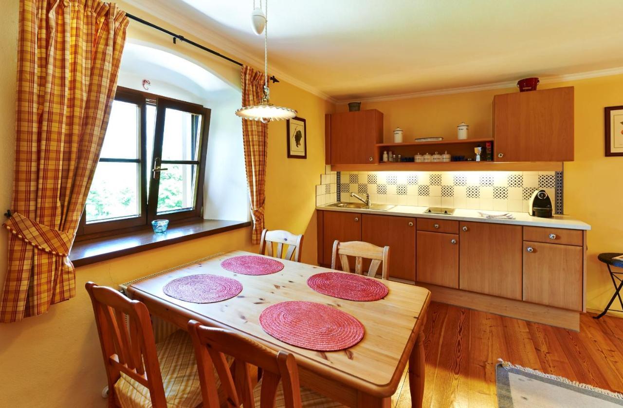 Ferienapartments Gutshof Brandis Лана Екстериор снимка
